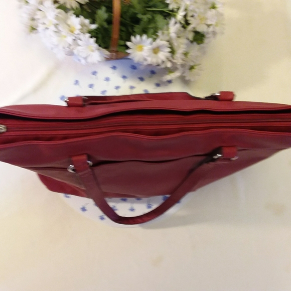 Bueno Burgundy Bag - Picture 6 of 10
